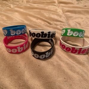 I love boobies bracelets set